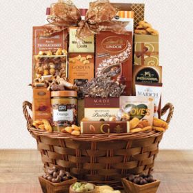 A Taste of Indulgence: Gourmet Snack Basket